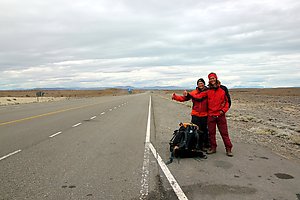 Hitchhiking on the side of the road 40. Photo by Rafael from Brazil.