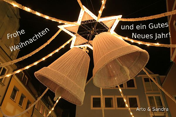 Foto: Weihnachtsglocken in der Altstadt. Memmingen, Deutschland.